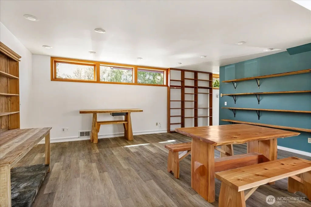 221 2nd Street Langley WA 98260