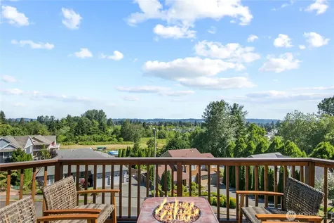 709 22nd Street SW Puyallup WA 98371