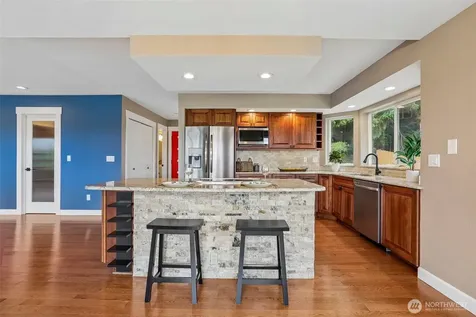 709 22nd Street SW Puyallup WA 98371