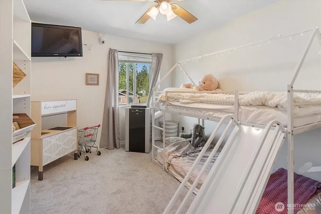 6994 E Dakota Street Port Orchard WA 98366