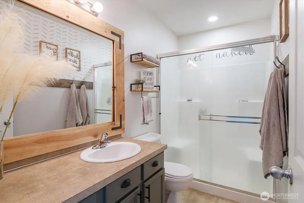 6994 E Dakota Street Port Orchard WA 98366