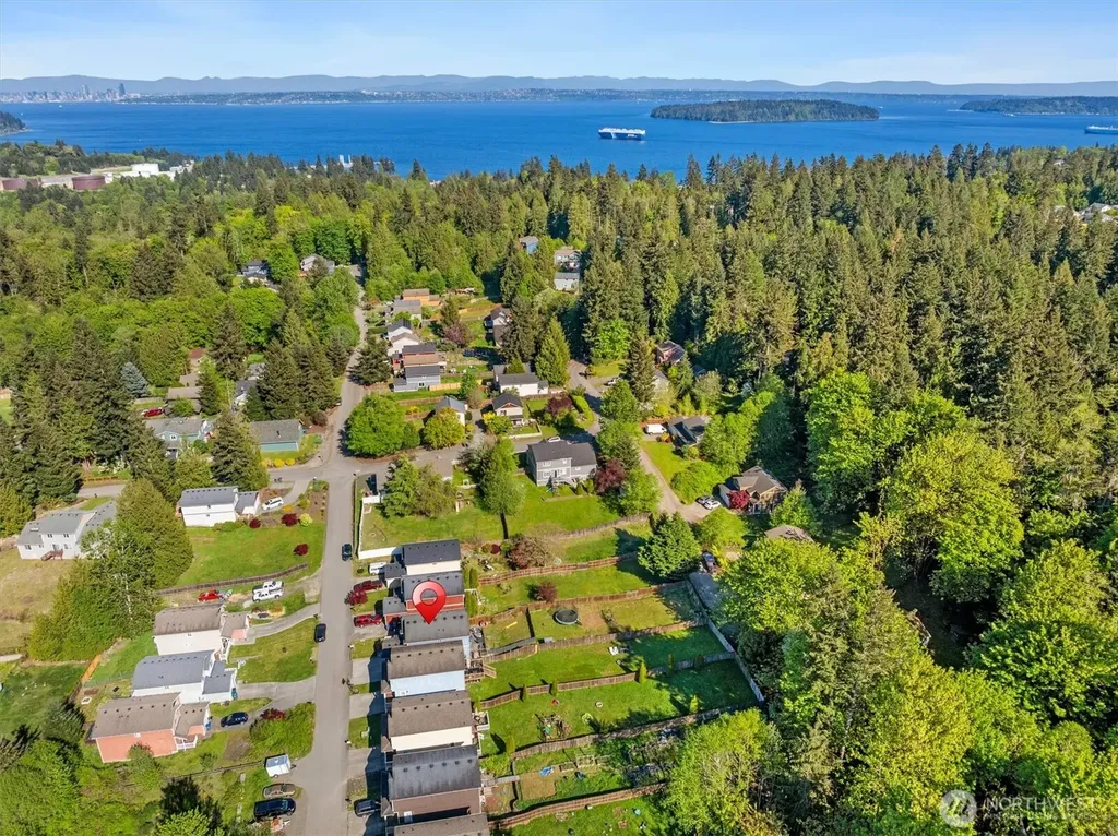 6994 E Dakota Street Port Orchard WA 98366
