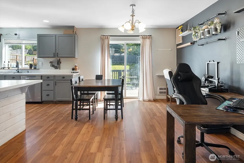 6994 E Dakota Street Port Orchard WA 98366