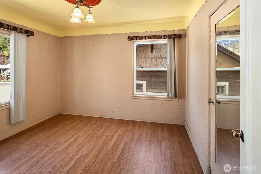 109 W 3rd Street Cle Elum WA 98922