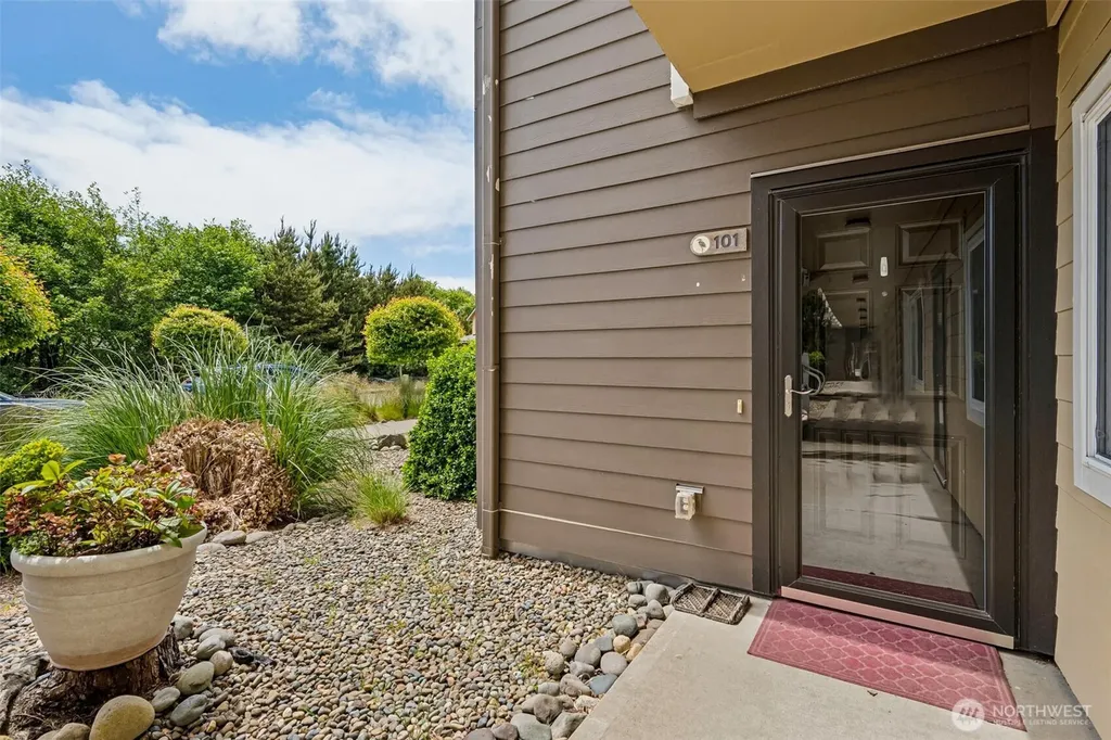 262 Oyhut Bay Blvd Boulevard SW Ocean Shores WA 98569