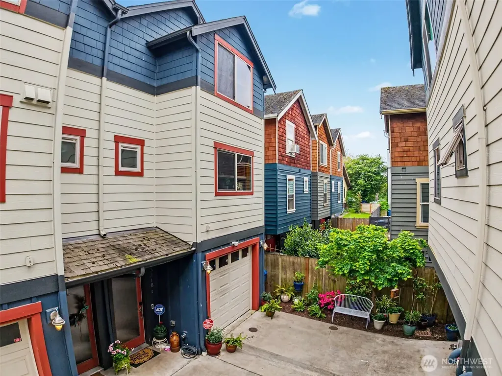 3318 Wetmore Avenue S Seattle WA 98144
