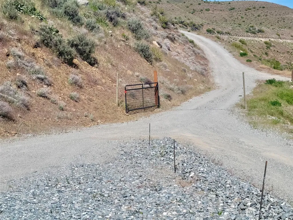 3 Catch N Release Lane Methow WA 98834