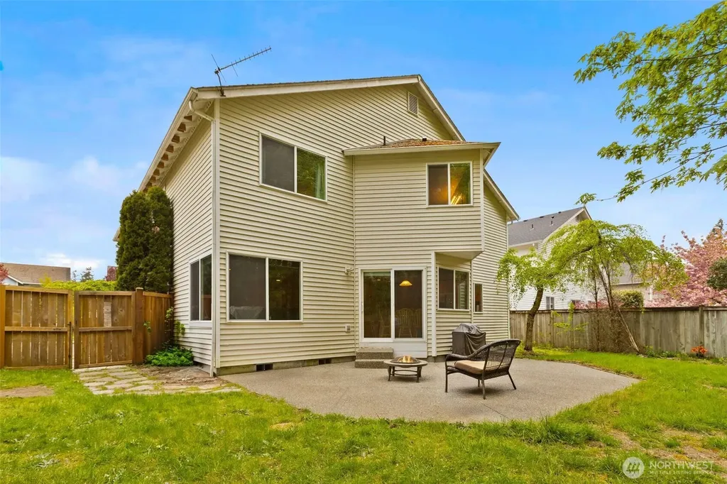 1822 Fisher Avenue Dupont WA 98327