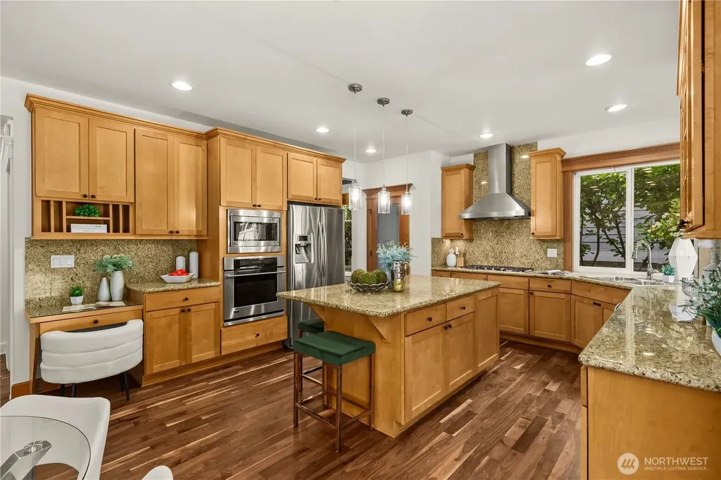 2415 NE Daphne Issaquah WA 98029