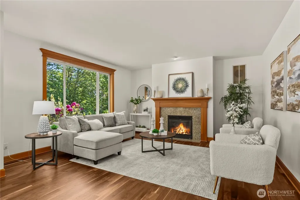 2415 NE Daphne Issaquah WA 98029