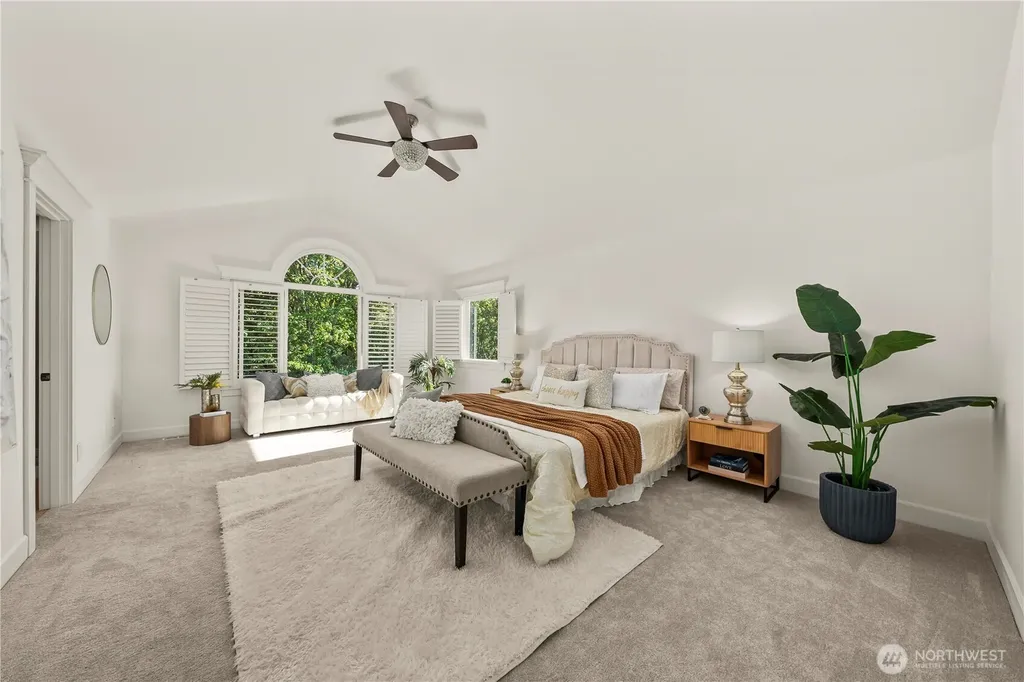 2415 NE Daphne Issaquah WA 98029