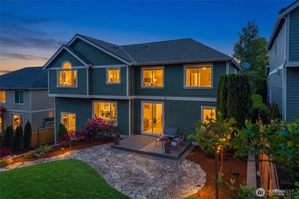 2415 NE Daphne Issaquah WA 98029