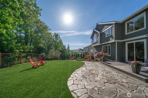 2415 NE Daphne Issaquah WA 98029