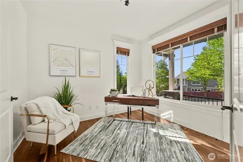2415 NE Daphne Issaquah WA 98029