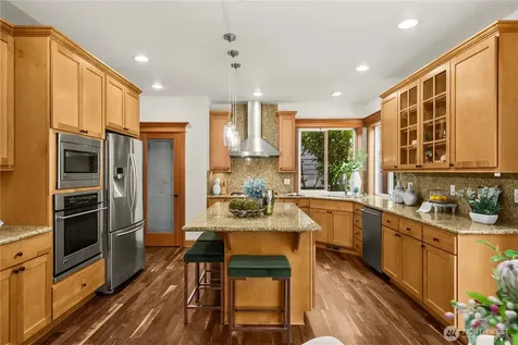 2415 NE Daphne Issaquah WA 98029