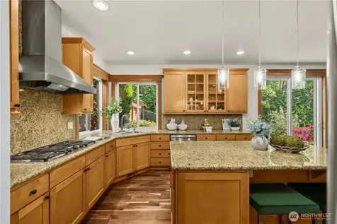 2415 NE Daphne Issaquah WA 98029