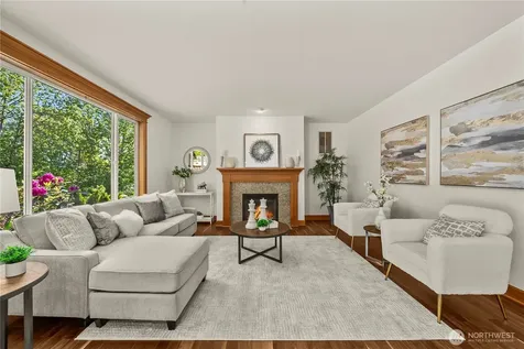 2415 NE Daphne Issaquah WA 98029