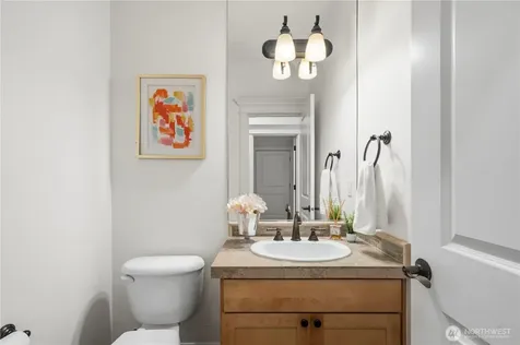 2415 NE Daphne Issaquah WA 98029