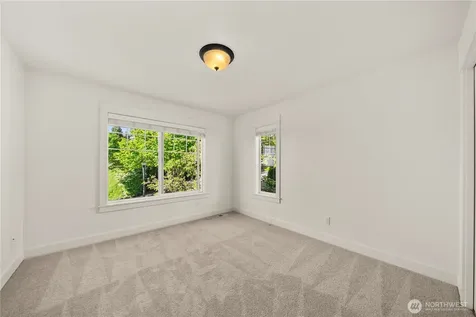 2415 NE Daphne Issaquah WA 98029