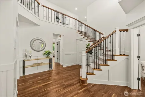 2415 NE Daphne Issaquah WA 98029