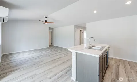 613 N Oak Street Tieton WA 98947
