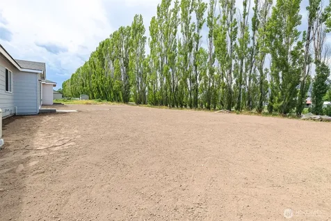 613 N Oak Street Tieton WA 98947
