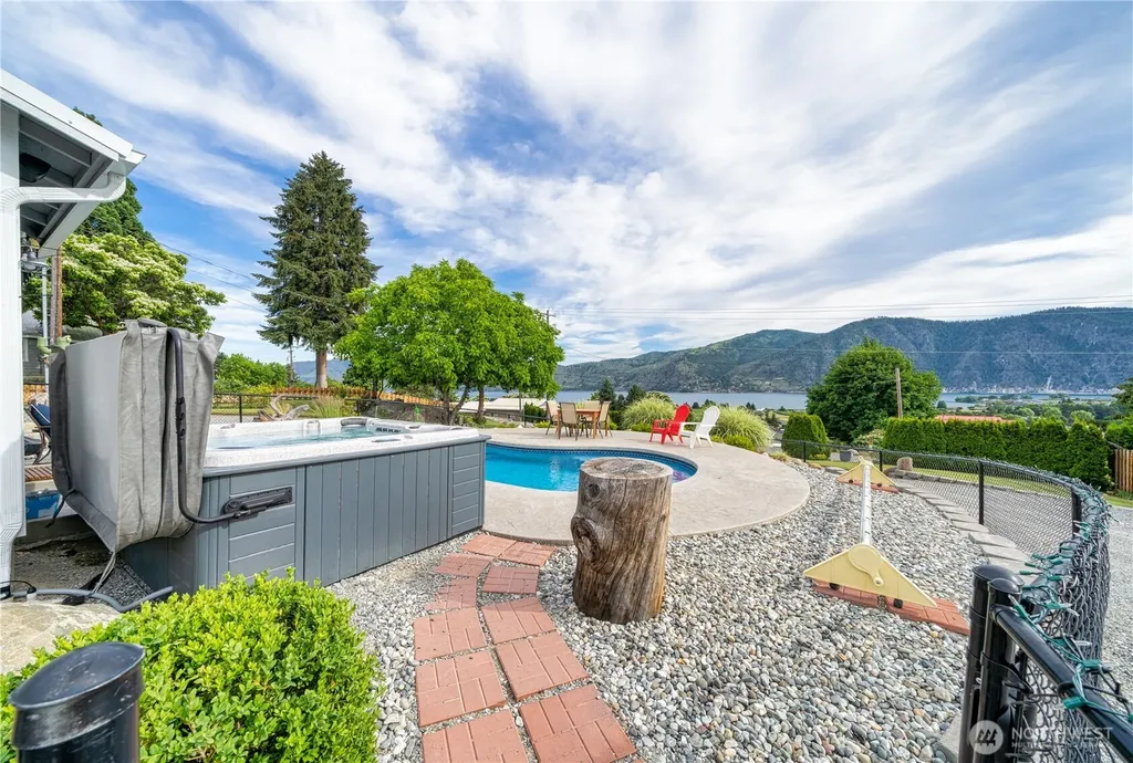 117 Wells Avenue Manson WA 98831