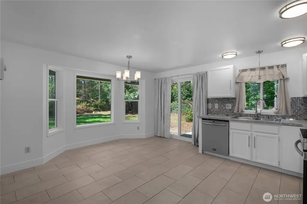 40 E Lambeth Way Shelton WA 98584