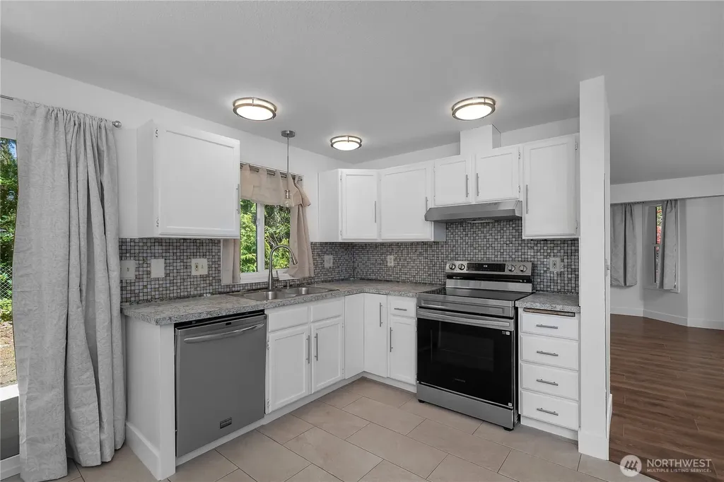 40 E Lambeth Way Shelton WA 98584