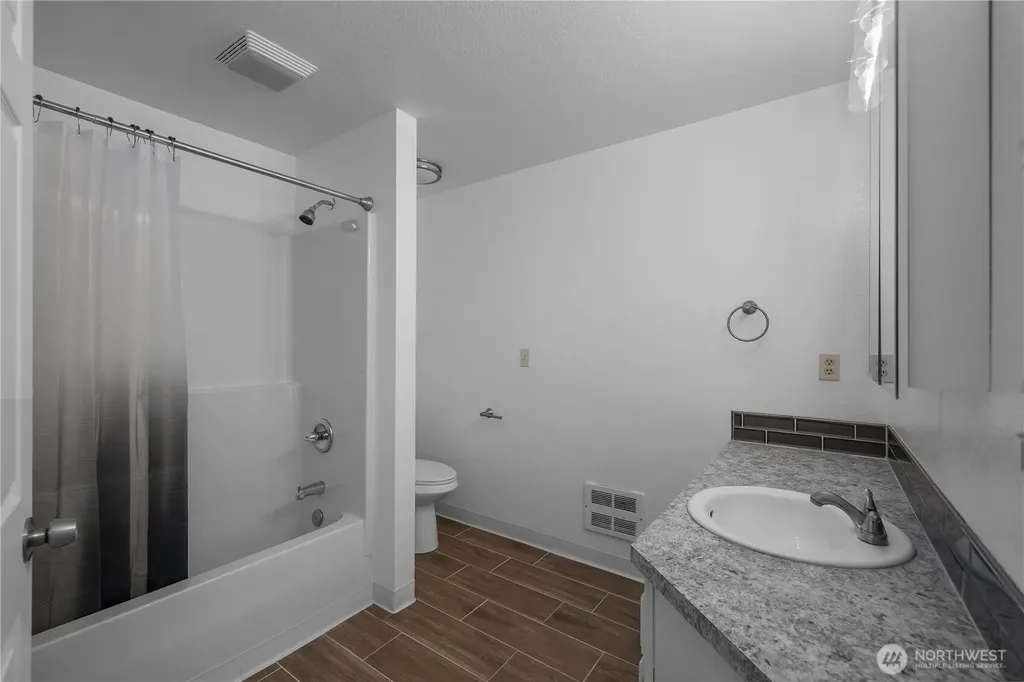 40 E Lambeth Way Shelton WA 98584