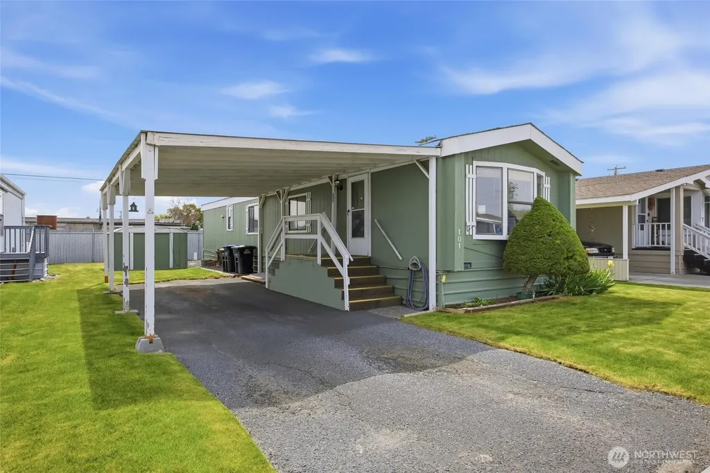 2240 W Broadway Avenue Moses Lake WA 98837