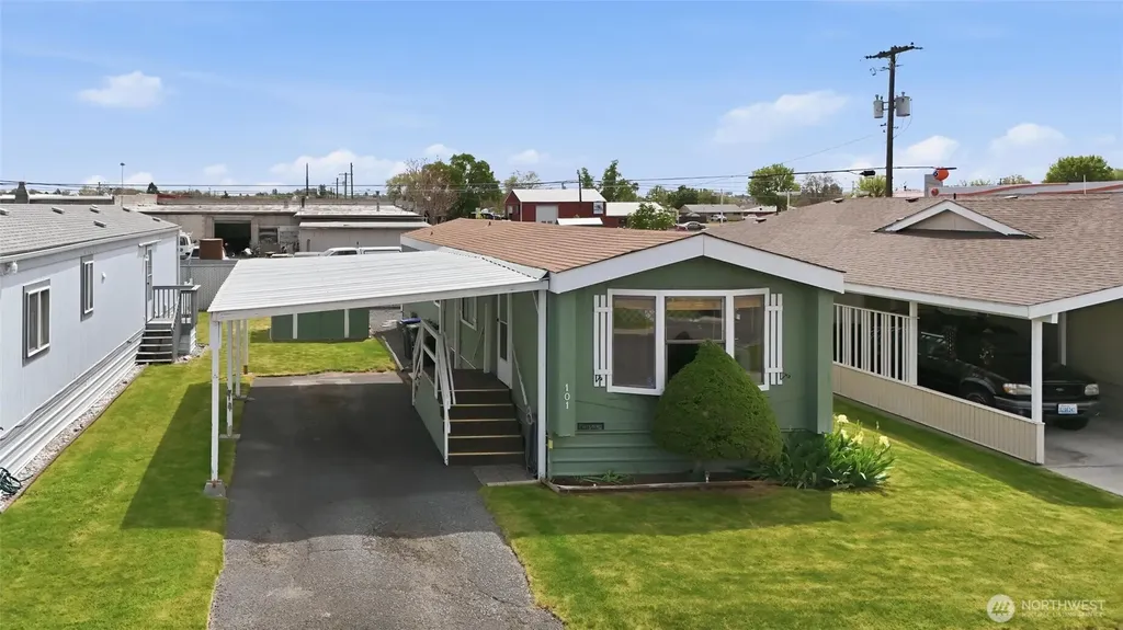 2240 W Broadway Avenue Moses Lake WA 98837