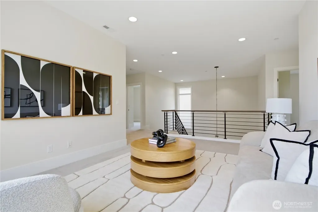 11276 SE 32nd Lane Bellevue WA 98004
