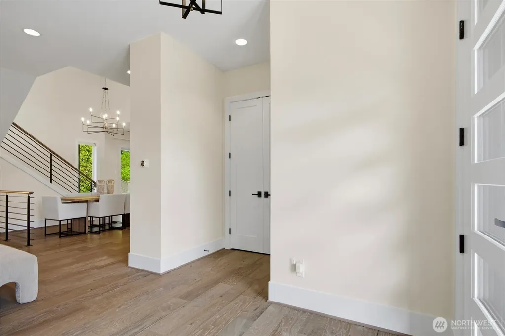 11276 SE 32nd Lane Bellevue WA 98004