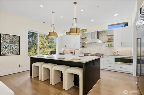 11276 SE 32nd Lane Bellevue WA 98004