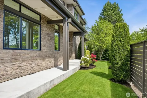 11276 SE 32nd Lane Bellevue WA 98004
