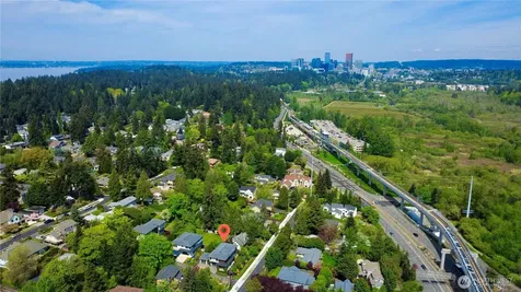 11276 SE 32nd Lane Bellevue WA 98004