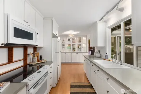 20621 SE 159th Street Renton WA 98059