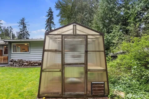 20621 SE 159th Street Renton WA 98059