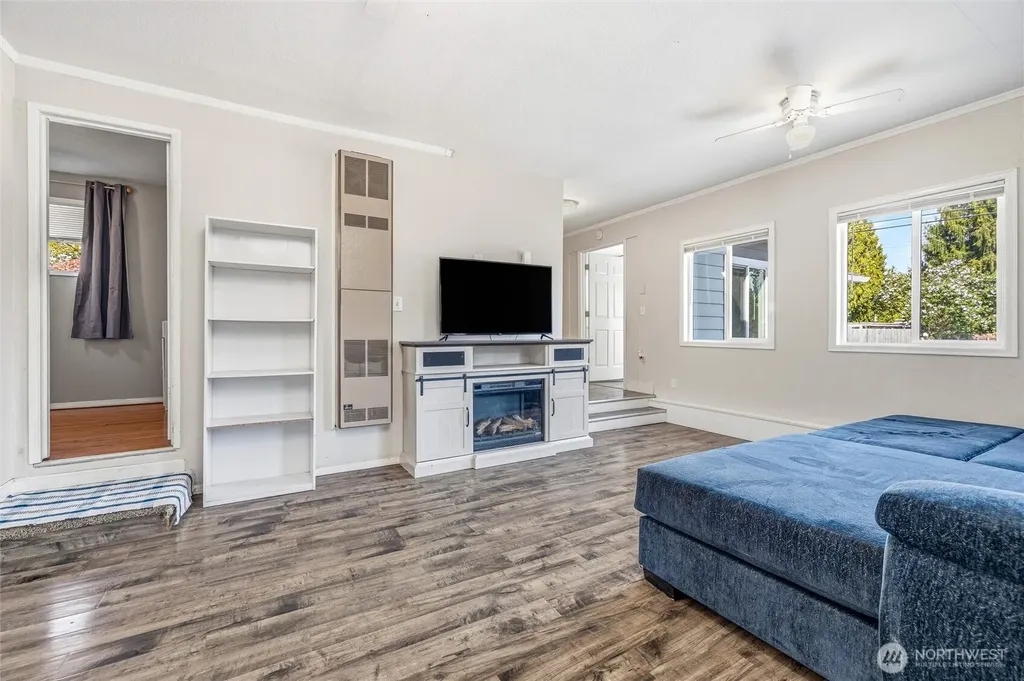 113 S Gardner Road Burlington WA 98233