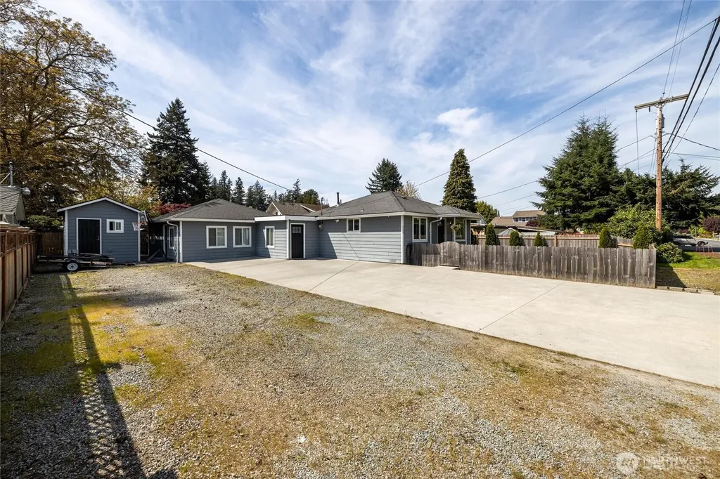113 S Gardner Road Burlington WA 98233