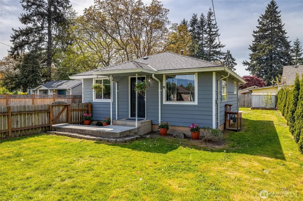 113 S Gardner Road Burlington WA 98233