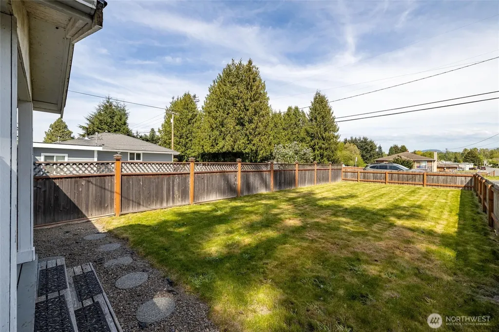 113 S Gardner Road Burlington WA 98233