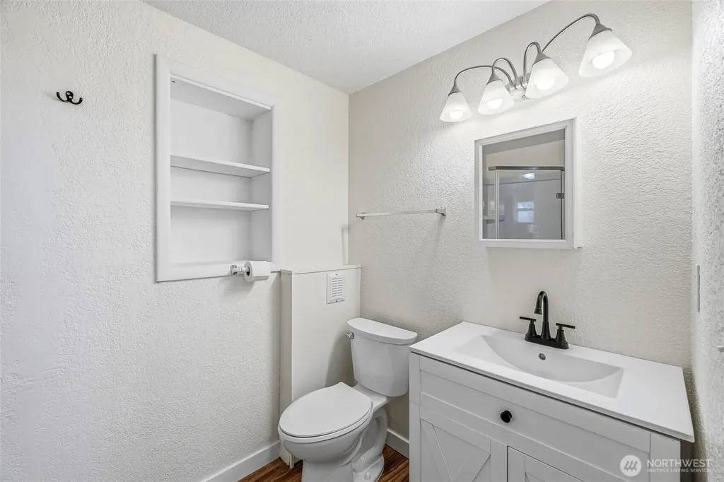 113 S Gardner Road Burlington WA 98233
