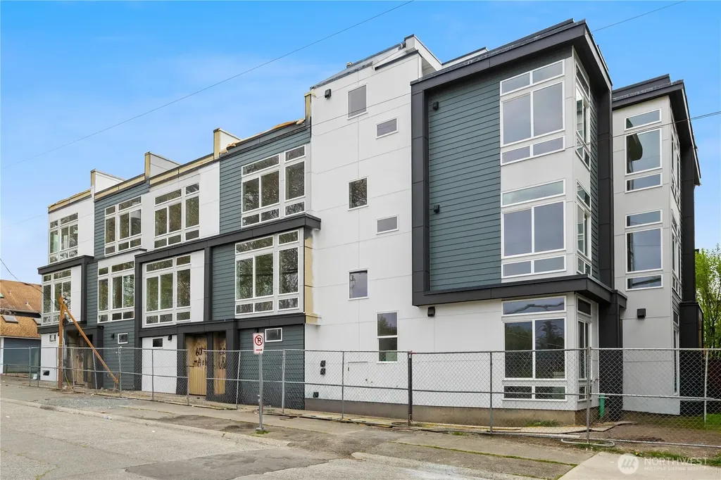 2452 NW 60th Street Seattle WA 98107