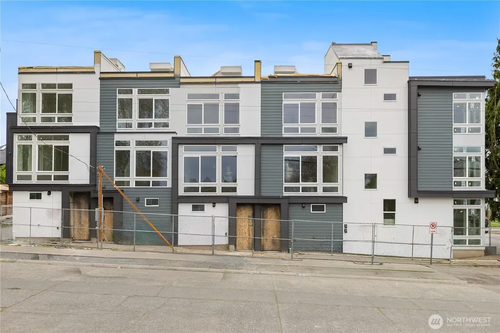 2452 NW 60th Street Seattle WA 98107