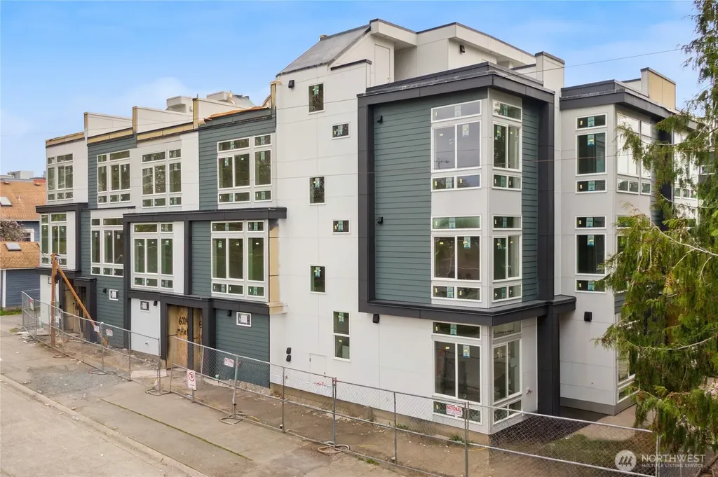 2452 NW 60th Street Seattle WA 98107