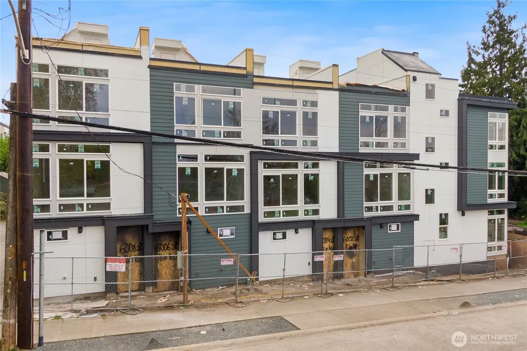 2452 NW 60th Street Seattle WA 98107