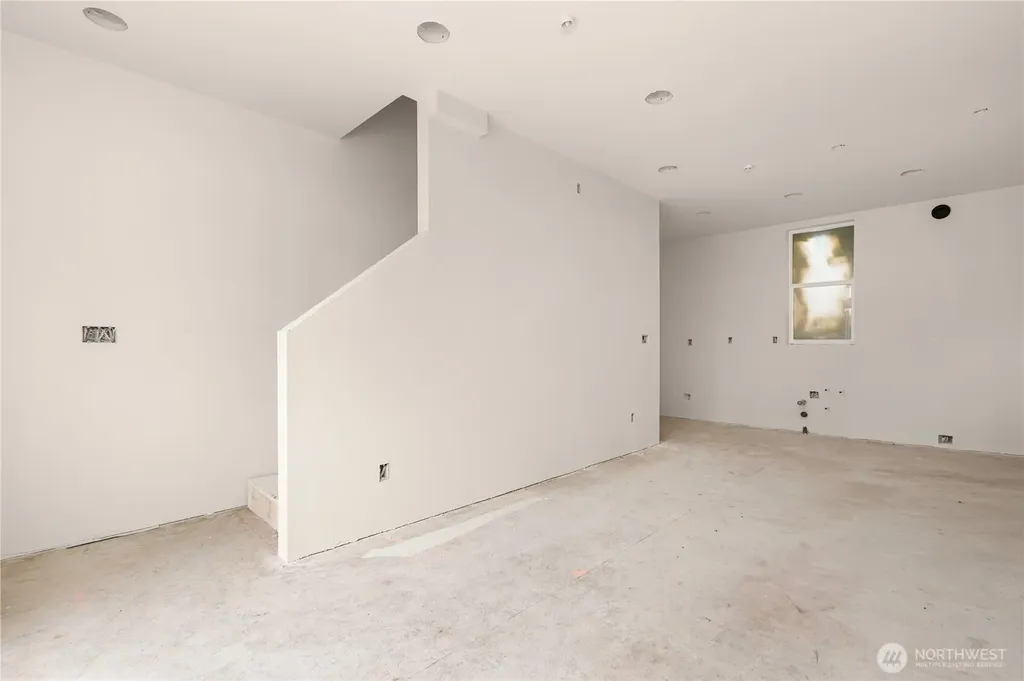 2452 NW 60th Street Seattle WA 98107