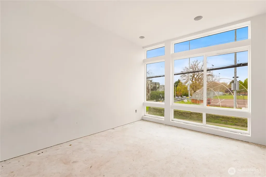2452 NW 60th Street Seattle WA 98107